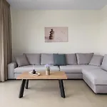 Comfy With View *